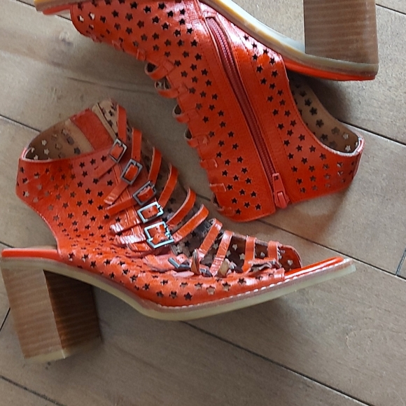 COPY - Jeffrey Campbell Houdini red leather bootie sandals - Picture 4 of 10